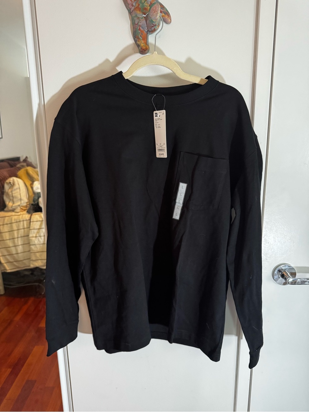 GU Black Heavy Weight Crew Neck Long Sleeve T-Shirt NWT - Picture 2 of 5